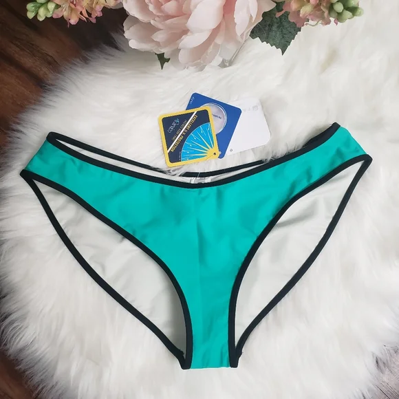 NWT Fabletics Dash Bajan Hipster Bottom Size M - Picture 3 of 9